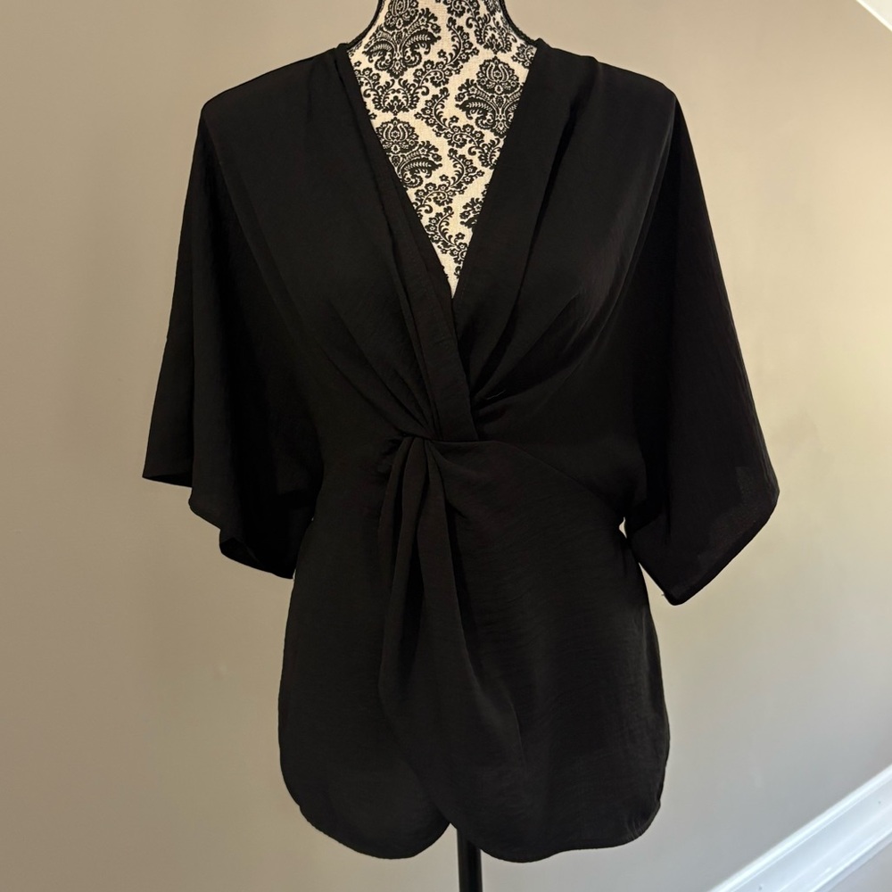 ASOS black dolman/kimono sleeve knot front top
Black size 8 medium